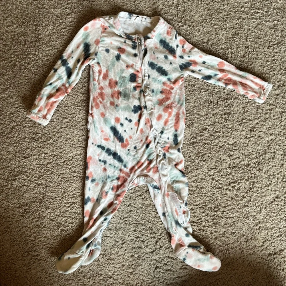 Angel dear bamboo pajamas size 3-6 months